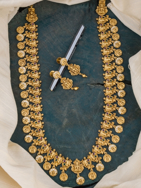 

Alankruthi Gold-Plated Stone-Studded & Beaded Jewellery Set