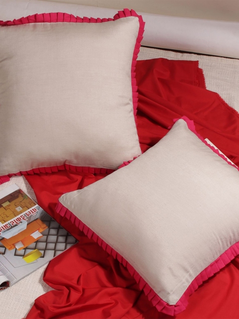 

Molcha Beige & Red Set of 2 Handcrafted Square Cushion Covers
