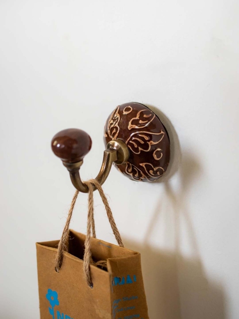 

Neerja Brown & Gold-Toned Handmade Pottery Single Wall Hook