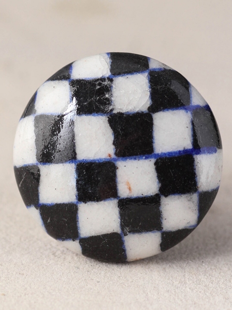 

Neerja Black & White Cabinet Drawer Knobs