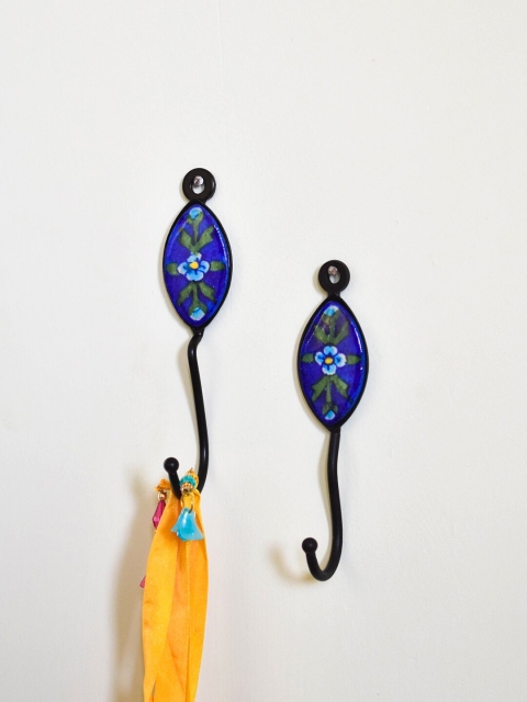 

Neerja Set Of 2 Blue & Green Handmade Pottery Oval Wall Hooks