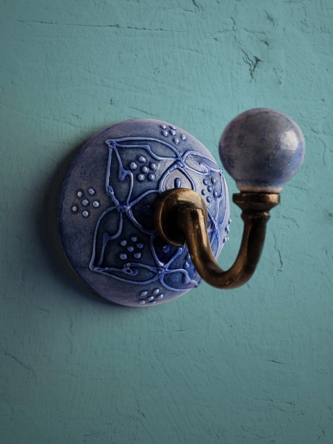 

Neerja Purple & Gold-Toned Handmade Pottery Single Wall Hook