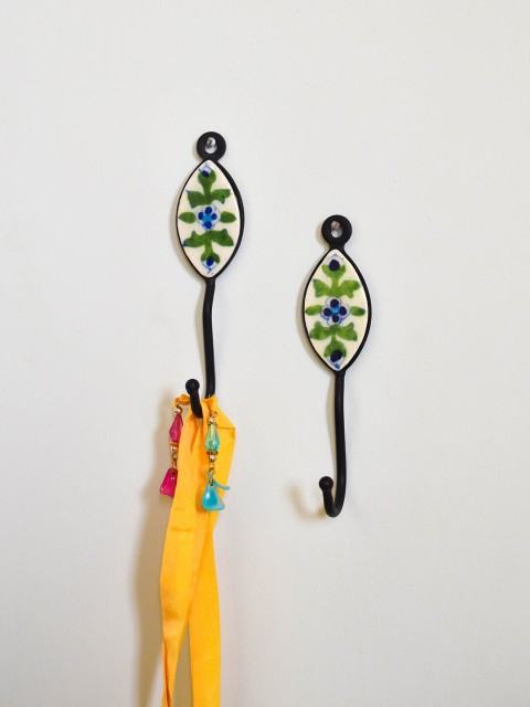

Neerja Set Of 2 White & Green Handmade Pottery Wall Oval Shape Hooks