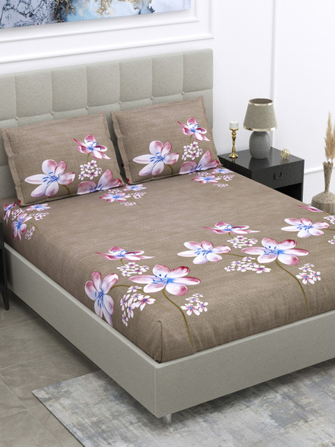 

DREAM WEAVERZ Brown & White Floral King Bedsheet with 2 Pillow Covers