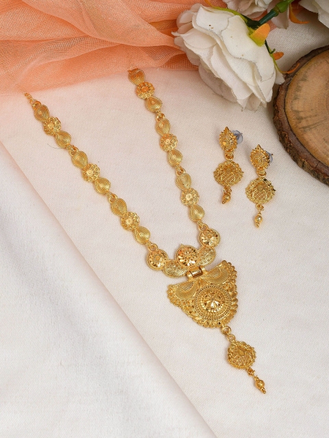 

Silvermerc Designs Gold-Plated Kaushalya Ranihar Jewellery Set