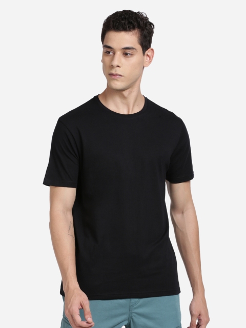 

Breakbounce Men Black & Orange Typography Printed Slim Fit T-shirt