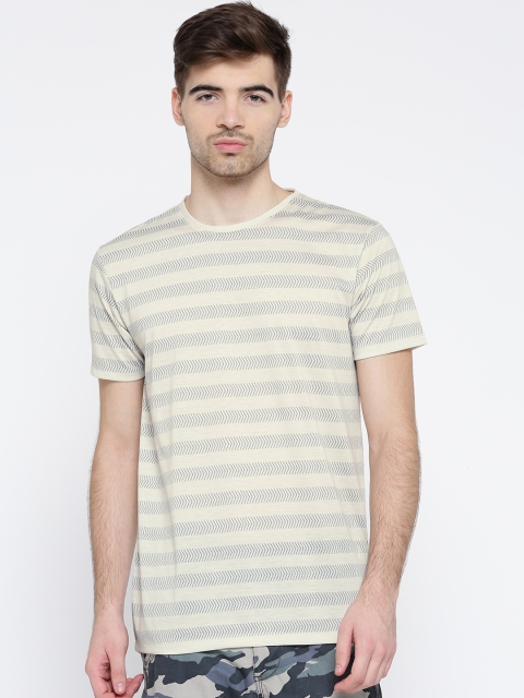 

Voi Jeans Men Beige Striped Round Neck T-shirt