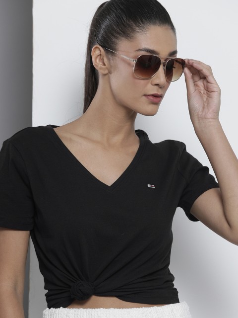 

Tommy Hilfiger Women Black Solid Pure Cotton Slim Fit Pure Cotton T-shirt