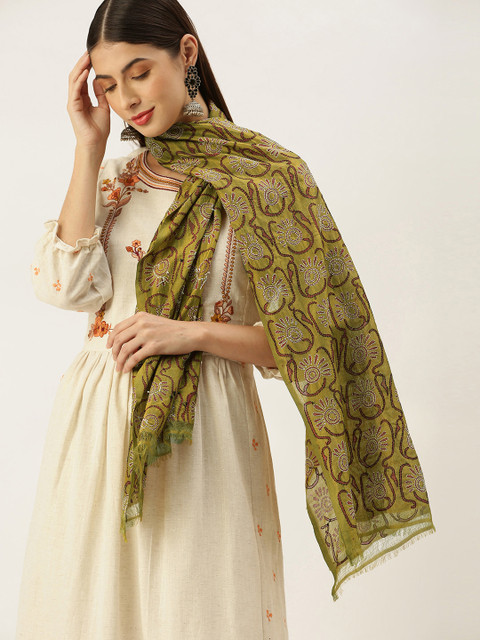 

ArtEastri Women Green & Red Silk Hand Kantha Embroidered Stole