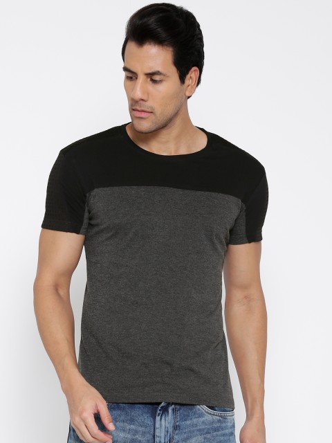 

Flying Machine Men Charcoal Grey & Black Colourblock Round Neck T-shirt