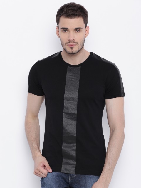 

Flying Machine Men Black T-shirt