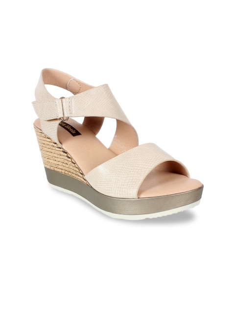 

Flat n Heels Beige Wedge Buckle Detail Sandals