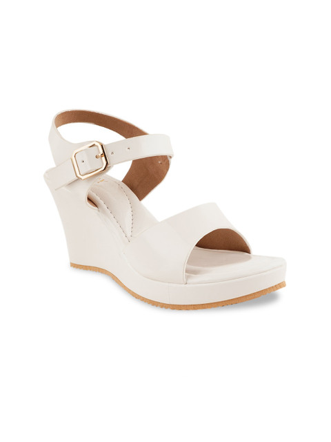 

SCENTRA White Solid Wedge Sandals