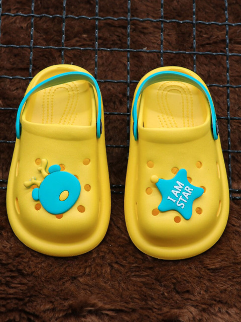 

FEETWELL SHOES Kids Yellow & Blue Croslite Clogs