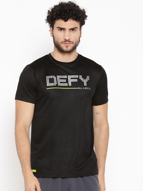 

Yuuki Men Black Typography Printed T-shirt