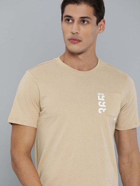 

Kook N Keech Men Beige Pure Cotton Pocket Detailing Pure Cotton T-shirt