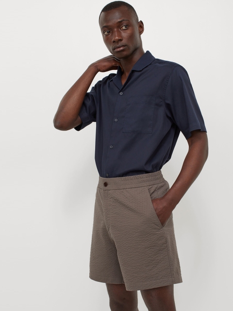 

H&M Men Beige Seersucker Shorts