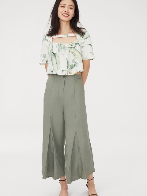 

H&M Women White & Grey Cropped Blouse