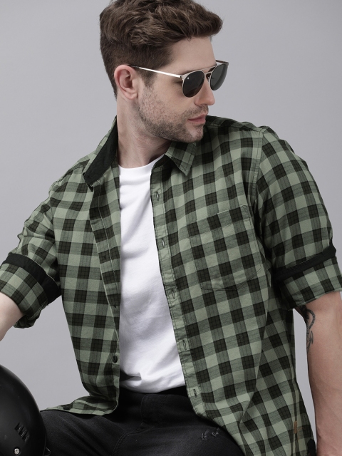 

Roadster Men Grey And Dark Green Tartan Checked Pure Cotton Casual Shirt