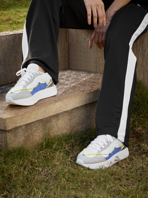 

PUMA Motorsport Women White Mercedes F1 Cruise Rider Colourblocked Sneakers
