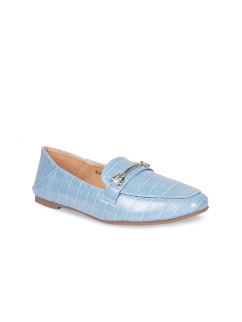 

HEATWAVE Women Blue Loafers