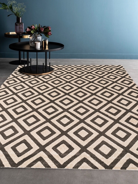 

DDecor Cream-Coloured Geometric Printed Carpet