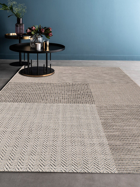 

DDecor Beige Geometric Floor Rug
