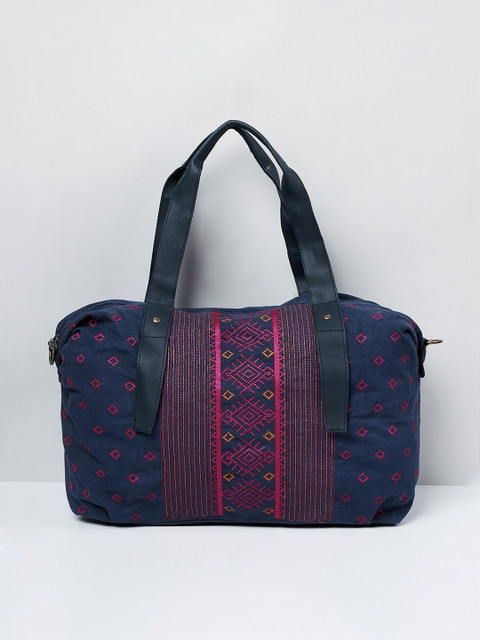 

max Navy Blue & Red Textured Duffel Bag