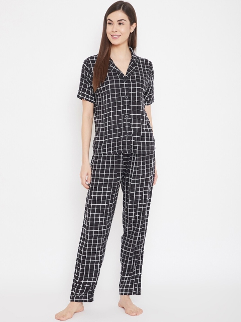 

Austin wood Women Black & White Checked Night suit
