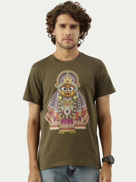 

QUANCIOUS Men Olive Green V-Neck Drop-Shoulder Sleeves Sustainable T-shirt