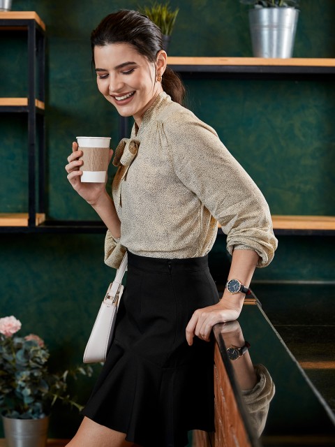 

Levis Off White & Black Tie-Up Neck Bishop Sleeves Regular Top