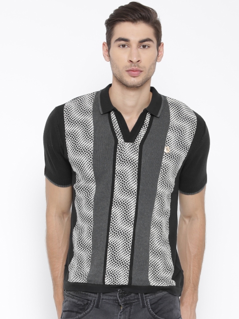 

Fort Collins Men Black & Beige Printed T-Shirt
