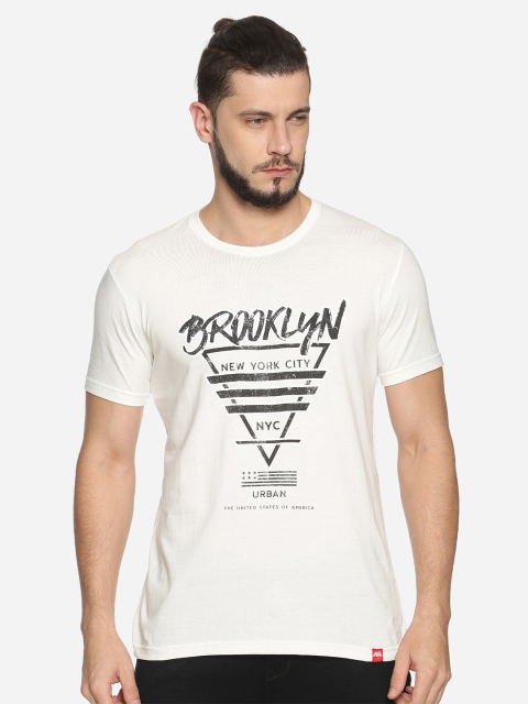 

MASH UNLIMITED Men White Typography Printed Slim Fit T-shirt