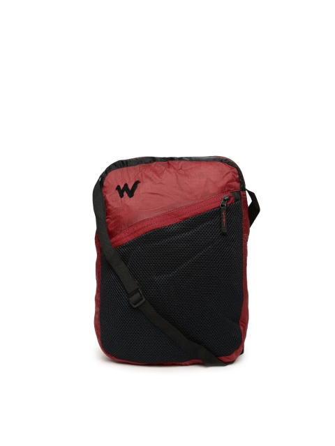 

Wildcraft Men Red & Black Colourblocked Mesh Foldable Pac n Go Messenger Bag