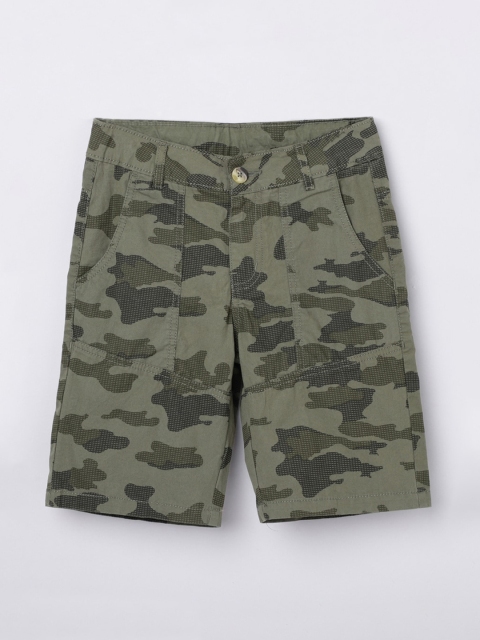 

max Boys Green Camouflage Printed Mid-Rise Regular Shorts