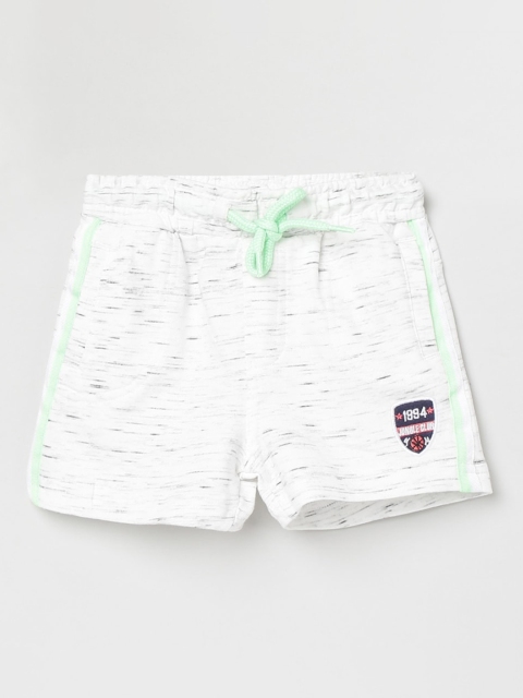 

max Boys White Printed Mid-Rise Regular Shorts