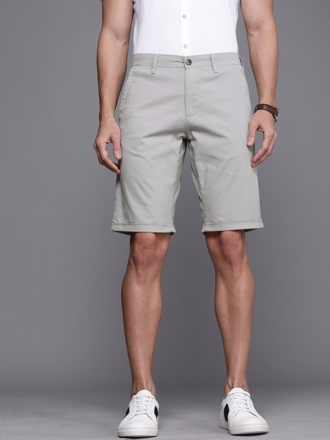 

Louis Philippe Sport Men Grey Solid Slim Fit Regular Shorts