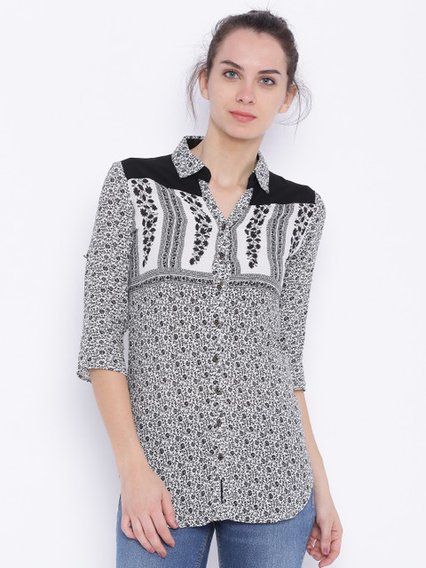 

Deal Jeans Women Black & White Printed Shirt