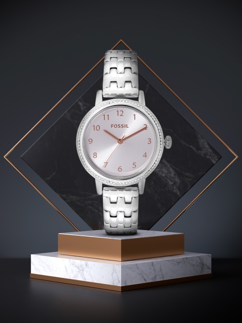 

Fossil Women Silver-Toned Dial & Bracelet Style Straps Reid Analogue Watch BQ3654