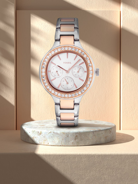 

Fossil Women Silver-Toned Dial Bracelet Style Straps Weslee Two Tone Analogue Watch BQ3704