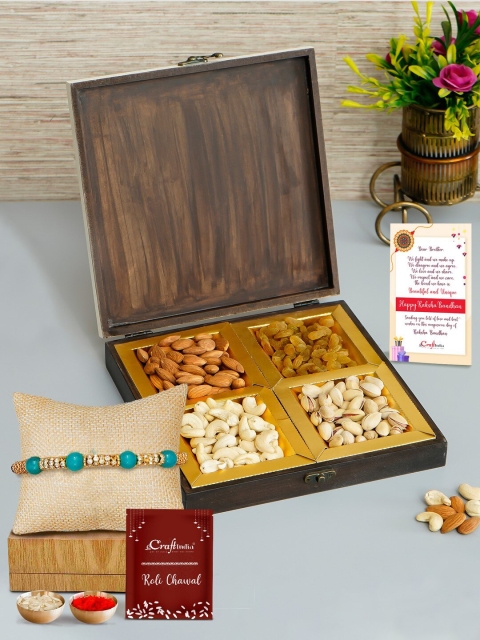 

eCraftIndia Gold-Toned & Green Rakhi Gift Set