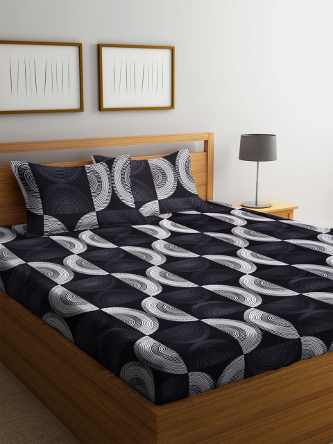 

KLOTTHE Black & Off White Geometric 210 TC Queen Bedsheet with 2 Pillow Covers