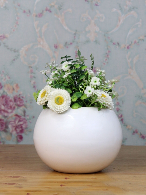 

Wonderland White Ceramic Round Planter