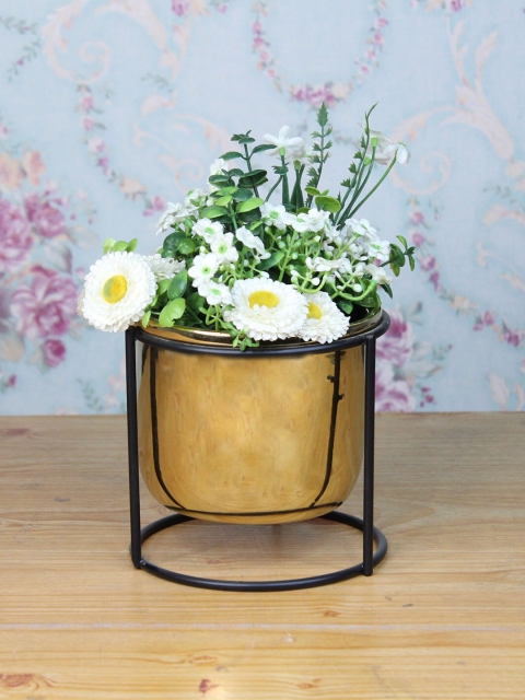 

Wonderland Gold-Toned & Black Solid Ceramic Planter With Stand