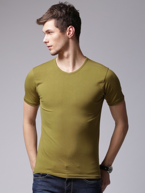 

YWC Men Green Solid V-Neck T-shirt