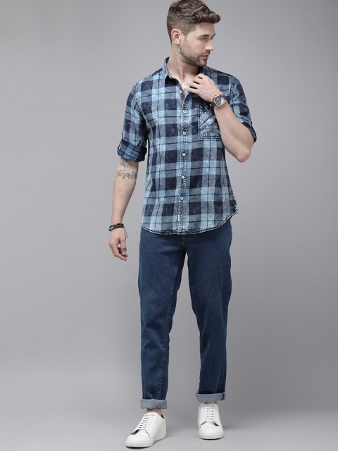 

Roadster Men Navy Blue & Blue Checked Casual Shirt