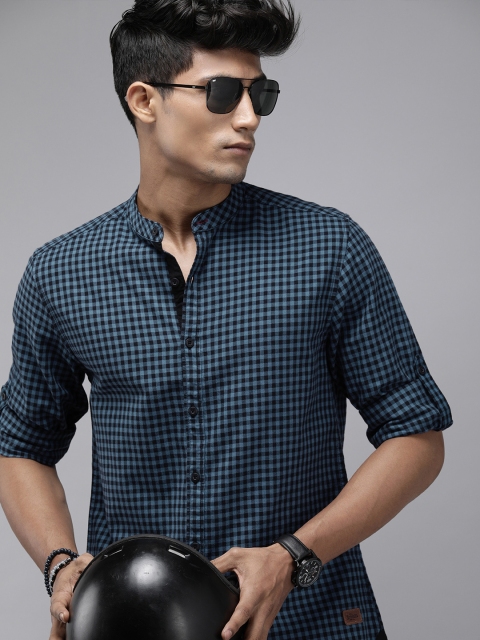 

Roadster Men Black & Blue Shepherd Checked Opaque Casual Shirt