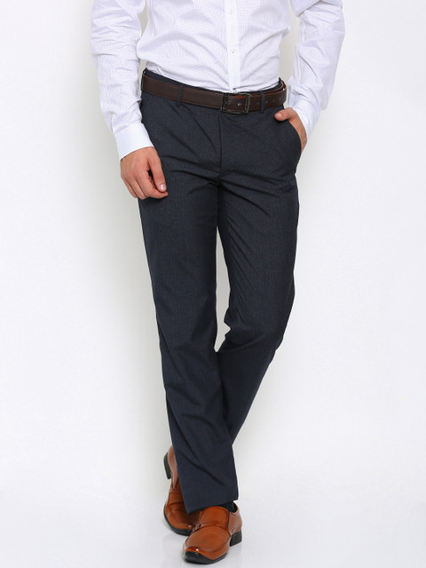 

Black coffee Men Black Slim Fit Flat-Front Trousers
