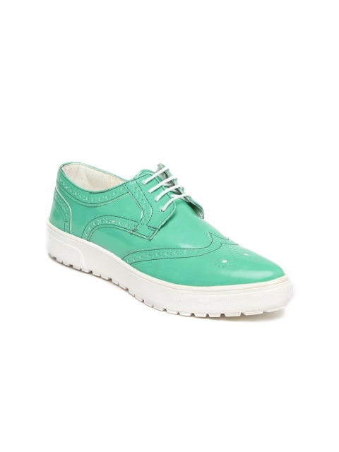 

Knotty Derby Women Green Textured Brogues