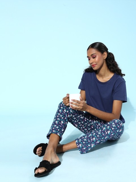 

HERE&NOW Women Blue & White Printed Night suit